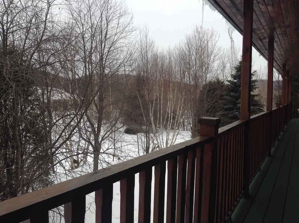 Aux Berges Du St-Maurice Hotell Saint-Jean-des Piles Exteriör bild